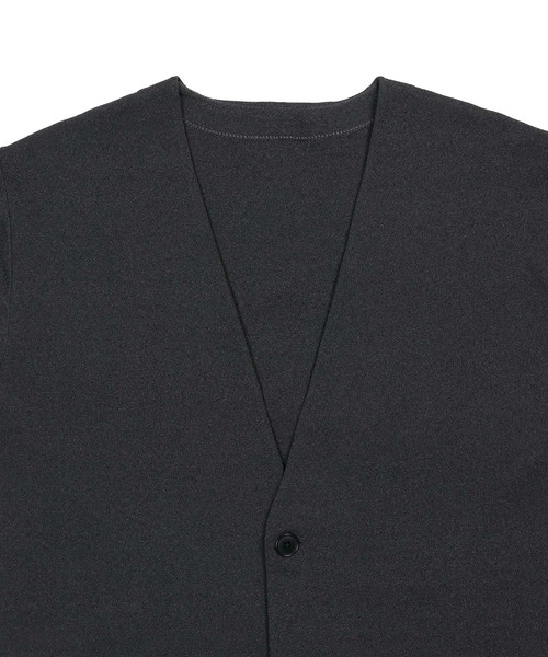 The DUFFER of ST.GEORGE(ザダファーオブセントジョージ)の「【WEB限定アイテム】SOFT CHILL KNIT JACKET:セットアップ ノーカラー リラックス ニットジャケット(ノーカラージャケット・メンズ・チャコールグレー/ブラック・MEDIUM/LARGE/X-LARGE)」の12枚目の写真