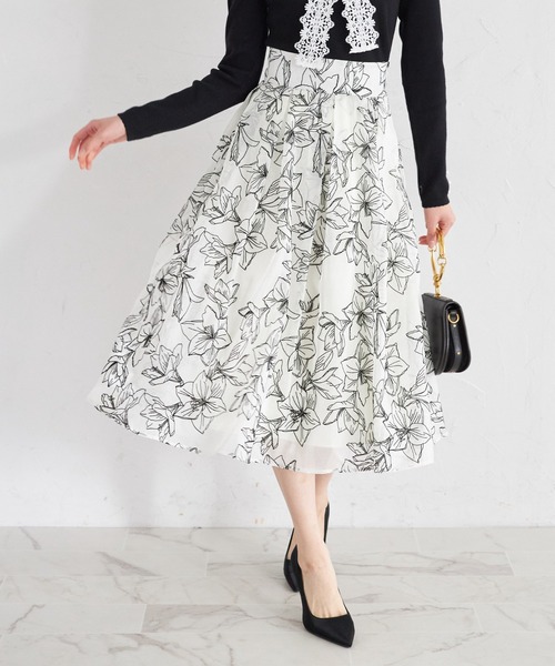 ラインフラワーフロッキーシアータックフレアスカート（スカート