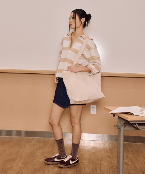 NIKE(ナイキ)の「ナイキ アストログラバー レザー ウィメンズシューズ / Nike Astrograbber Leather Women's Shoes II1259-600 Burgundy Crush(スニーカー・レディース・バーガンディー・24.5/24/23.5/23/22.5/22/26/25.5/25)」の8枚目の写真