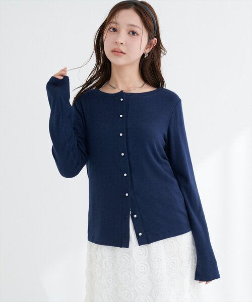 natural couture(ナチュラルクチュール)の「シルバー釦カットソーカーディガン(カーディガン/ボレロ・レディース・ライトグレー/ピンク/ネイビー/サックスブルー/アイボリー・FREE)」の1枚目の写真