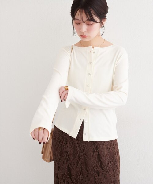 natural couture(ナチュラルクチュール)の「シルバー釦カットソーカーディガン(カーディガン/ボレロ・レディース・ライトグレー/ピンク/ネイビー/サックスブルー/アイボリー・FREE)」の10枚目の写真