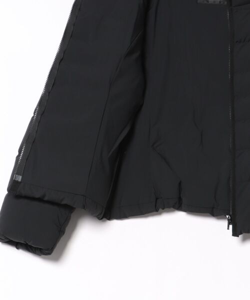 STRAWBERRY-FIELDS（ストロベリーフィールズ）の「ストレッチダウンⅡ_ファー取り外しダウンブルゾン（ダウンジャケット/コート・レディース・ブラック/ベージュ・2）」の15枚目の写真