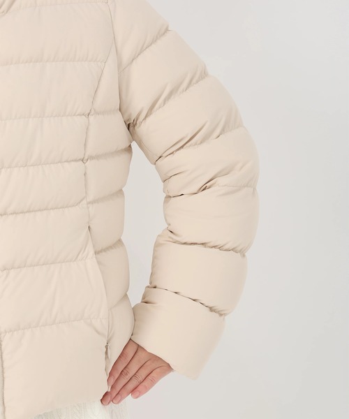 STRAWBERRY-FIELDS（ストロベリーフィールズ）の「ストレッチダウンⅡ_ファー取り外しダウンブルゾン（ダウンジャケット/コート・レディース・ブラック/ベージュ・2）」の9枚目の写真