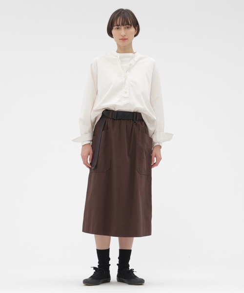 MHL.（エムエイチエル）の「COMPACT COTTON POPLIN SHIRT（シャツ/ブラウス・レディース・ホワイト系その他3/グリーン系その他5・1/2）」の3枚目の写真