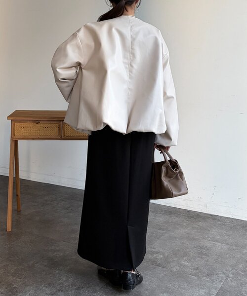 Chez toi（シェトワ）の「ノーカラーバルーンブルゾン（ブルゾン・レディース・アイボリー/ブラック/ベージュ・FREE）」の13枚目の写真