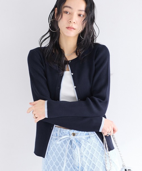 VIS（ビス）の「バイカラークルーネックカーディガン（カーディガン/ボレロ・レディース・グレー系その他/ホワイト系その他/ブルー系その他・FREE）」の4枚目の写真