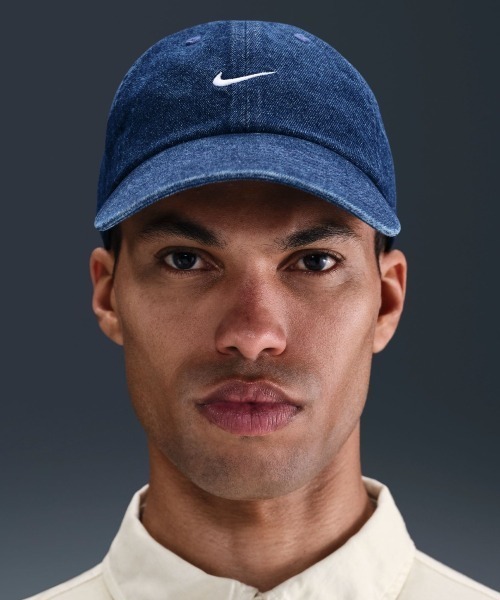 NIKE(ナイキ)の「NIKE Unstructured Denim Cap(ナイキ アンストラクチャード デニム キャップ)(キャップ・メンズ・ブルー系・MEDIUM/SMALL)」の7枚目の写真