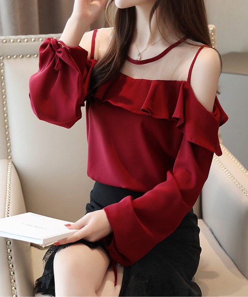 AMAJI(アマジ)の「オープンショルダーシアープルオーバー(その他トップス・レディース・ブラック/レッド・LARGE/MEDIUM/SMALL/X-LARGE)」の2枚目の写真