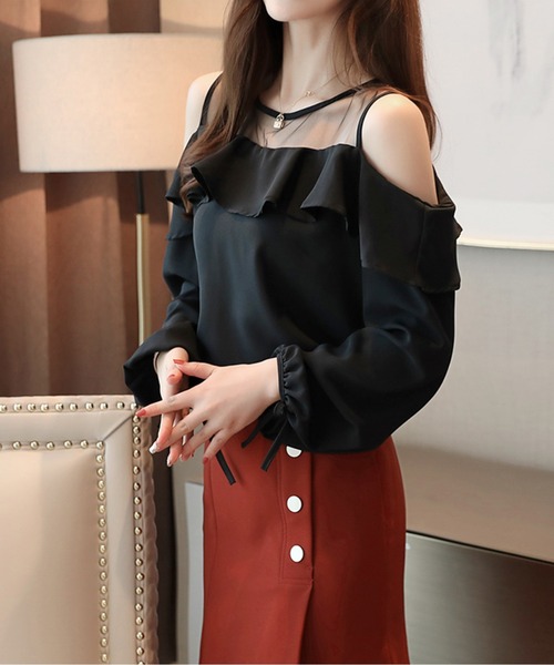 AMAJI(アマジ)の「オープンショルダーシアープルオーバー(その他トップス・レディース・ブラック/レッド・LARGE/MEDIUM/SMALL/X-LARGE)」の4枚目の写真