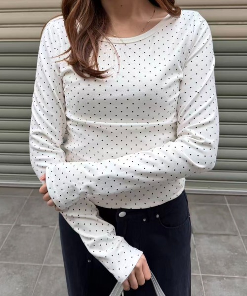 mebole（メボレ）の「ラウンドネックドットTシャツ（Tシャツ/カットソー・レディース・ホワイト・FREE）」の2枚目の写真