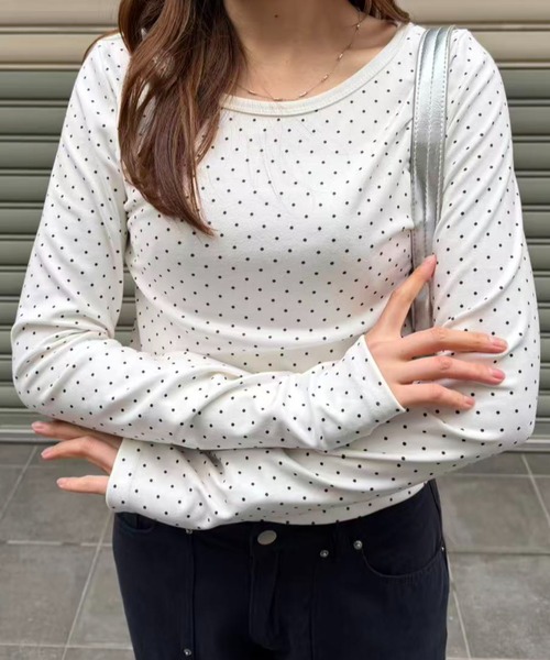 mebole（メボレ）の「ラウンドネックドットTシャツ（Tシャツ/カットソー・レディース・ホワイト・FREE）」の3枚目の写真
