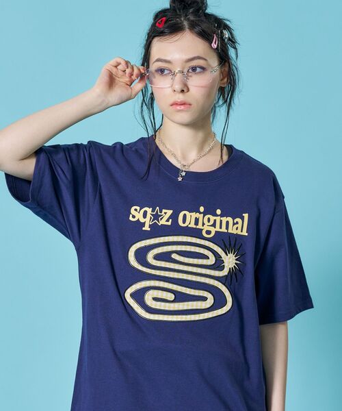 SEQUENZ(シークエンズ)の「※WEB限定 / パッチワーク / ぐるぐるワッペン半袖Tシャツ / sqnz guru-guru patchwork tee(Tシャツ/カットソー・メンズ・ネイビー/ライトピンク/ブラック/レッド/ホワイト・MEDIUM/SMALL/X-SMALL/LARGE)」の3枚目の写真