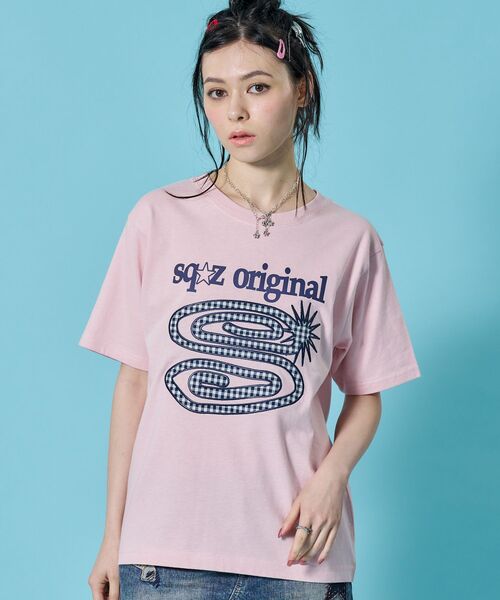 SEQUENZ(シークエンズ)の「※WEB限定 / パッチワーク / ぐるぐるワッペン半袖Tシャツ / sqnz guru-guru patchwork tee(Tシャツ/カットソー・メンズ・ネイビー/ライトピンク/ブラック/レッド/ホワイト・MEDIUM/SMALL/X-SMALL/LARGE)」の4枚目の写真