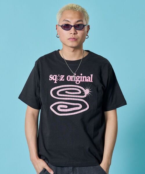 SEQUENZ(シークエンズ)の「※WEB限定 / パッチワーク / ぐるぐるワッペン半袖Tシャツ / sqnz guru-guru patchwork tee(Tシャツ/カットソー・メンズ・ネイビー/ライトピンク/ブラック/レッド/ホワイト・MEDIUM/SMALL/X-SMALL/LARGE)」の17枚目の写真