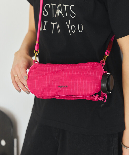 Topologie（トポロジー）の「Topologie/トポロジー Bottle Sacoche Medium ボトルサコッシュ【バッグ単体】（ショルダーバッグ・メンズ・オレンジ/レンガ/ピンク・ONE SIZE）」の17枚目の写真