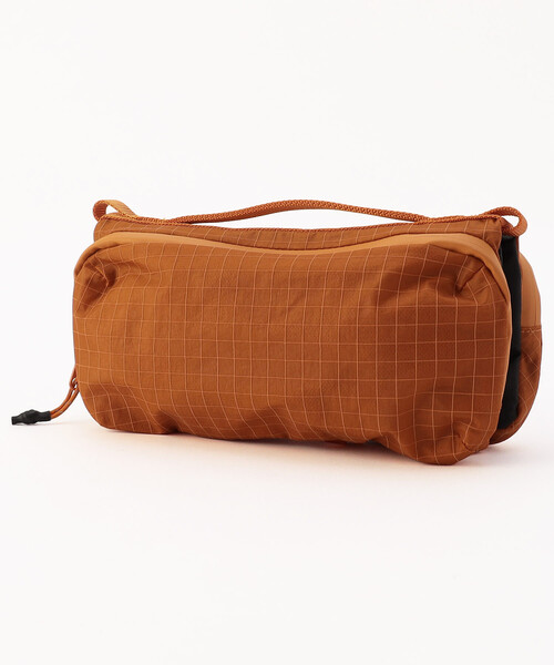 Topologie（トポロジー）の「Topologie/トポロジー Bottle Sacoche Medium ボトルサコッシュ【バッグ単体】（ショルダーバッグ・メンズ・オレンジ/レンガ/ピンク・ONE SIZE）」の22枚目の写真