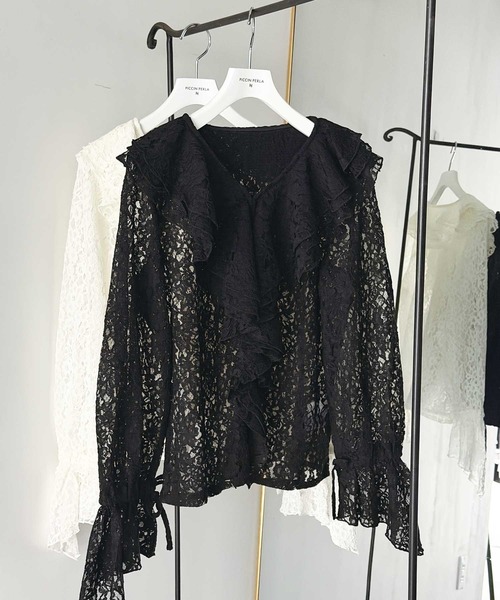PICCIN PERLA（ピッチンペルラ）の「レースフリルブラウス（Tシャツ/カットソー・レディース・オフホワイト/ブラック・M）」の2枚目の写真