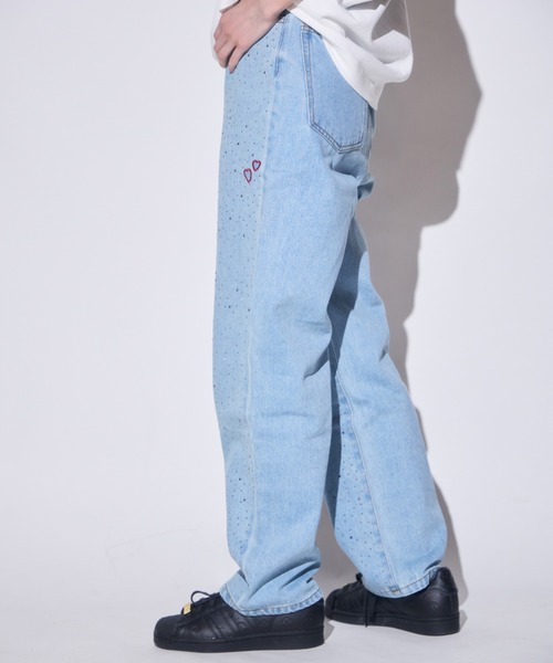 INTER FACTORY(インターファクトリー)の「あやせりんて ハート刺繍ラインストーンデニムパンツ(デニムパンツ・レディース・ブルー/ブラック・MEDIUM/SMALL)」の4枚目の写真