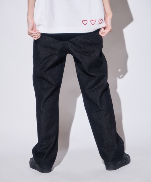 INTER FACTORY(インターファクトリー)の「あやせりんて ハート刺繍ラインストーンデニムパンツ(デニムパンツ・レディース・ブルー/ブラック・MEDIUM/SMALL)」の19枚目の写真