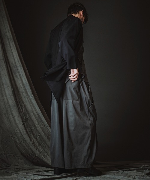 NO ID.(ノーアイディ)の「mcg3783-バックスリットマルチWAYドレープガウン(458006-440T)(その他トップス・メンズ・グレー/ブラック/ブラック×グレー・ONE SIZE)」の8枚目の写真