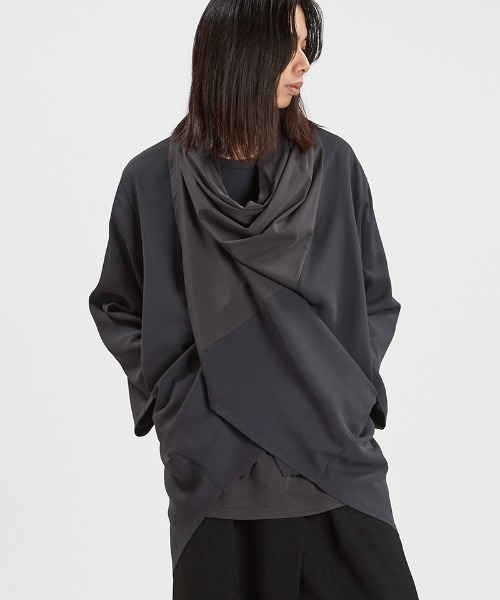 NO ID.(ノーアイディ)の「mcg3783-バックスリットマルチWAYドレープガウン(458006-440T)(その他トップス・メンズ・グレー/ブラック/ブラック×グレー・ONE SIZE)」の9枚目の写真