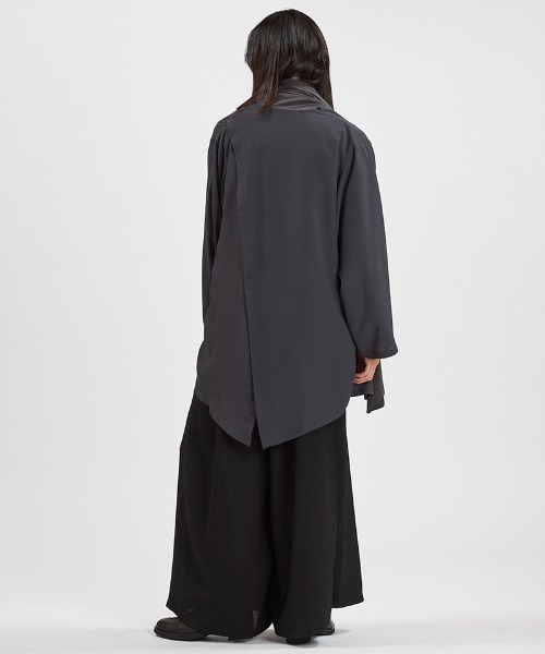 NO ID.(ノーアイディ)の「mcg3783-バックスリットマルチWAYドレープガウン(458006-440T)(その他トップス・メンズ・グレー/ブラック/ブラック×グレー・ONE SIZE)」の10枚目の写真