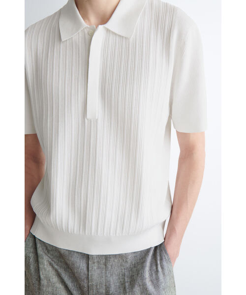 COS（コス）の「テクスチャードパネル　コットンポロシャツ（ポロシャツ・メンズ・ホワイト系・XS/XL/L/M/S）」の3枚目の写真