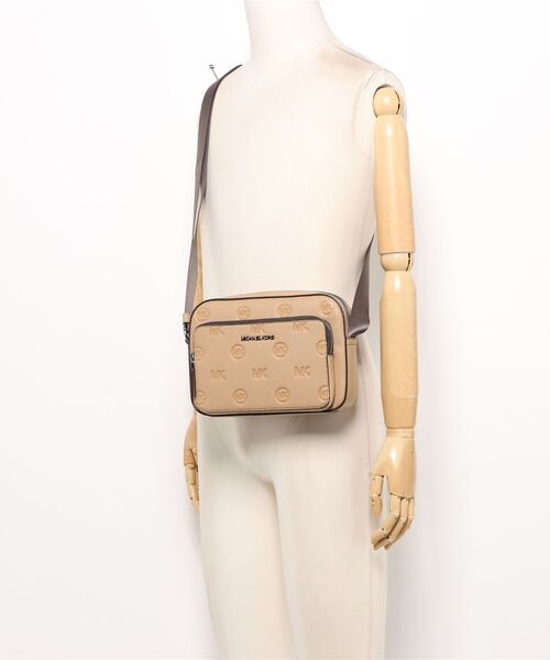 MICHAEL KORS(マイケルコース)の「EW FLIGHT BAG Crossbody(ショルダーバッグ・メンズ・キャメル・FREE)」の5枚目の写真