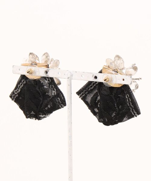 tone（トーン）の「【Lily accessory】インド刺繍リボンピアス(MA)（ピアス（両耳用）・レディース・ブラック・FREE）」の5枚目の写真