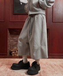 AREUBAN（アルバン）の「トリプルリーフカーブドバミューダパンツ_ピュアグレー（スウェットパンツ）」