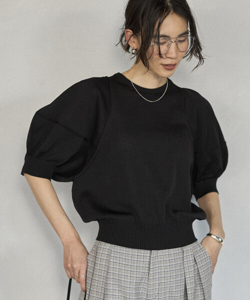 Firsthand(ファーストハンド)の「Firsthand/ファーストハンド ジャパンメイド ホールガーメント パフスリーブ トップス(ニット/セーター・レディース・ブラック/ベージュ/レッド・FREE)」の1枚目の写真