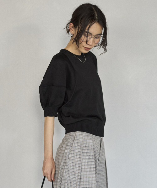 Firsthand(ファーストハンド)の「Firsthand/ファーストハンド ジャパンメイド ホールガーメント パフスリーブ トップス(ニット/セーター・レディース・ブラック/ベージュ/レッド・FREE)」の14枚目の写真