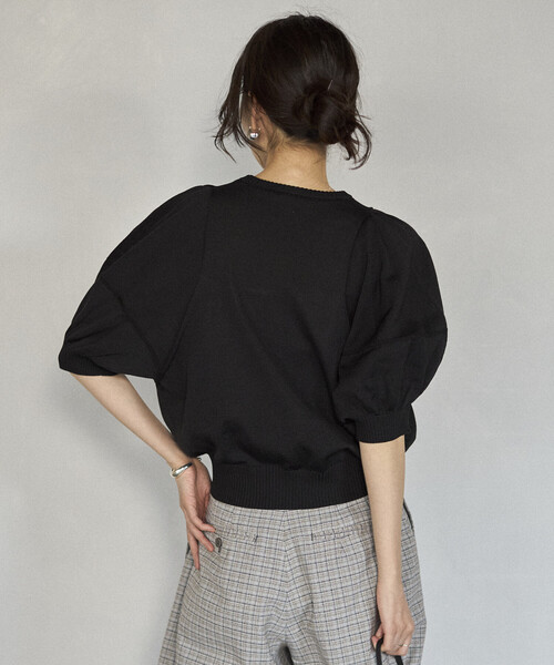 Firsthand(ファーストハンド)の「Firsthand/ファーストハンド ジャパンメイド ホールガーメント パフスリーブ トップス(ニット/セーター・レディース・ブラック/ベージュ/レッド・FREE)」の15枚目の写真