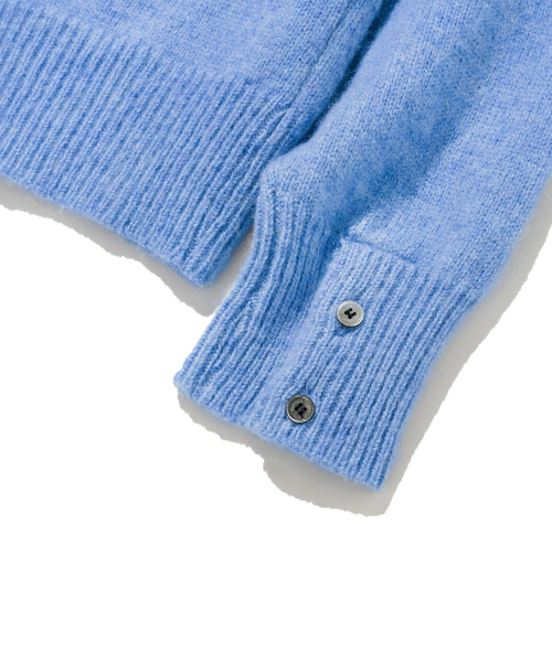 KNITTED(ニッティド)の「シェギドック ウール100% ラウンドカーディガン BLUE(カーディガン/ボレロ・レディース・その他・LARGE/MEDIUM/X-LARGE)」の10枚目の写真