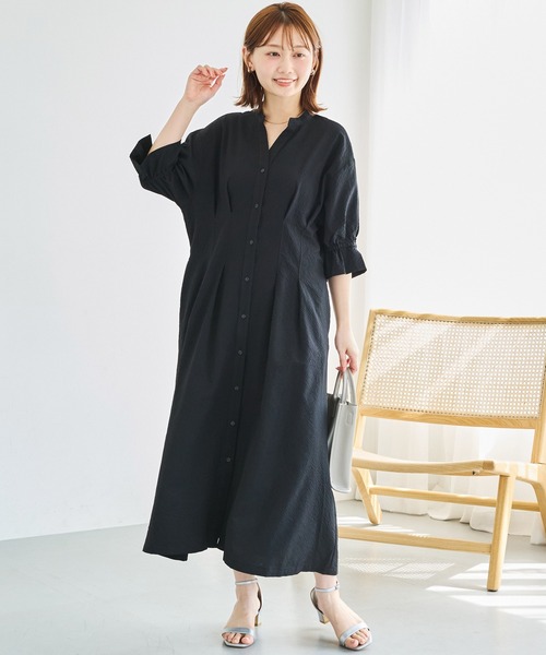LAVEANGE(ラビアンジェ)の「ウエストタックシアーサッカーワンピース|細見えシルエット/スキッパー/ロング丈/シャツワンピース/羽織り/洗える/ポケット付き(ワンピース・レディース・ブラック/ライトベージュ/ネイビー・4L/3L/LL/M/5L)」の4枚目の写真