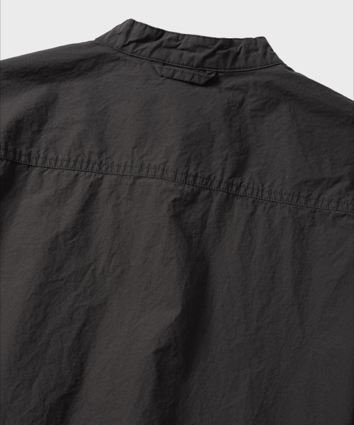 NONBLANK(ノンブランク)の「チャイナカラーウォッシュシャツ_DARK GREY(シャツ/ブラウス・メンズ・チャコール・MEDIUM/LARGE/X-LARGE)」の7枚目の写真