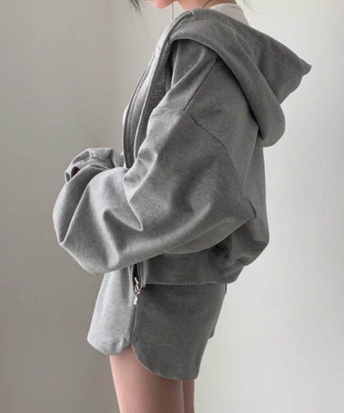 semplice(センプリチェ)の「ジップアップ パーカー ショートパンツ セット(セットアップ・レディース・ブラック/ブルー/グレー/ダークグレー・F)」の6枚目の写真