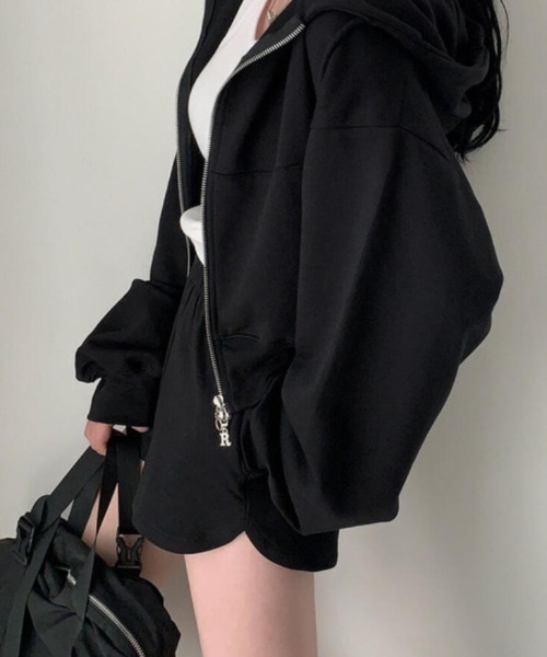semplice(センプリチェ)の「ジップアップ パーカー ショートパンツ セット(セットアップ・レディース・ブラック/ブルー/グレー/ダークグレー・F)」の16枚目の写真