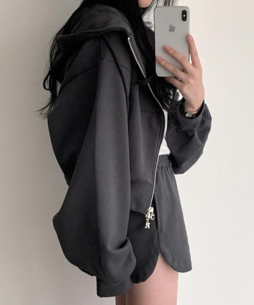 semplice(センプリチェ)の「ジップアップ パーカー ショートパンツ セット(セットアップ・レディース・ブラック/ブルー/グレー/ダークグレー・F)」の12枚目の写真
