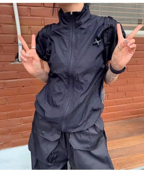 Alvia(アルビア)の「ナイロンショートスリーブジップトップス(その他トップス・レディース・ブラック/カーキ・M)」の10枚目の写真