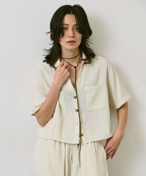 AIC.（エーアイシー）の「リネンライククロップドシャツ/セットアップ可能（シャツ/ブラウス・レディース・ブラック/アイボリー・FREE）」の5枚目の写真