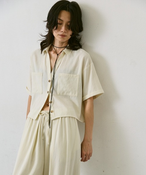 AIC.（エーアイシー）の「リネンライククロップドシャツ/セットアップ可能（シャツ/ブラウス・レディース・ブラック/アイボリー・FREE）」の6枚目の写真