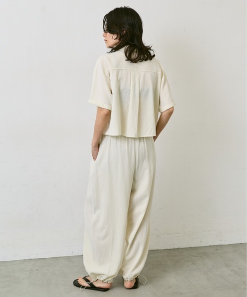 AIC.（エーアイシー）の「リネンライククロップドシャツ/セットアップ可能（シャツ/ブラウス・レディース・ブラック/アイボリー・FREE）」の16枚目の写真