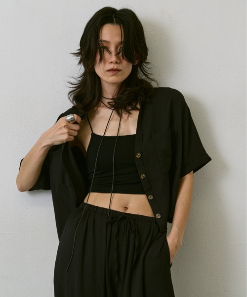 AIC.（エーアイシー）の「リネンライククロップドシャツ/セットアップ可能（シャツ/ブラウス・レディース・ブラック/アイボリー・FREE）」の19枚目の写真