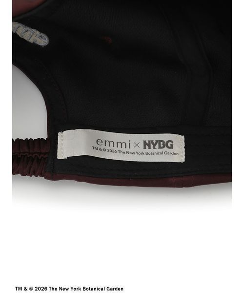 emmi（エミ）の「【emmi×NYBG】サテンロゴキャップ（キャップ・レディース・ブラック/オフホワイト/ブラウン・F）」の11枚目の写真