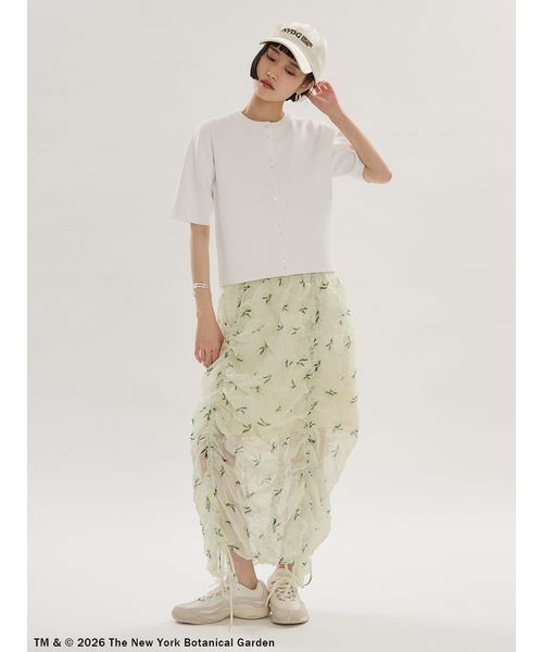 emmi(エミ)の「【emmi×NYBG】サテンロゴキャップ(キャップ・レディース・ブラック/オフホワイト/ブラウン・F)」の4枚目の写真