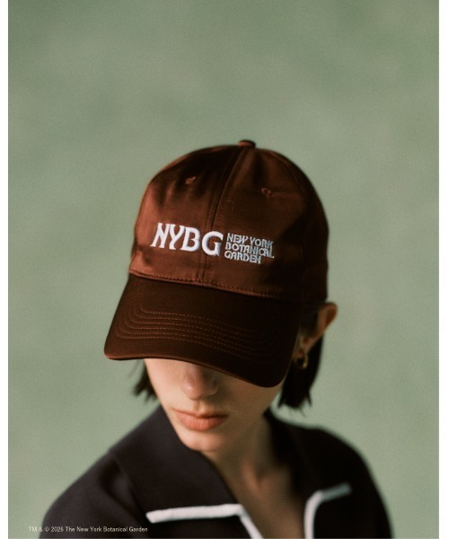 emmi（エミ）の「【emmi×NYBG】サテンロゴキャップ（キャップ・レディース・ブラック/オフホワイト/ブラウン・F）」の3枚目の写真