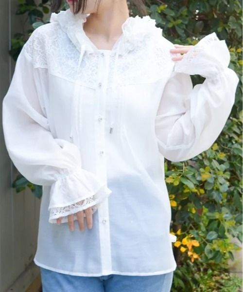 axes femme(アクシーズファム)の「フリルフードシアーシャツ(シャツ/ブラウス・レディース・ホワイト/サックスブルー/ブラック・FREE)」の2枚目の写真