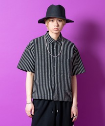 a.p.o.v. クロップド丈オーバーサイズストライプシャツ