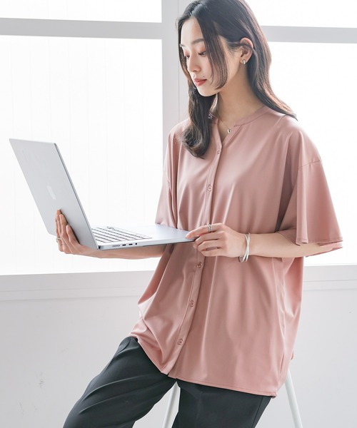 n'OrLABEL(ノアールレーベル)の「【接触冷感・イージーケア】キーネックフレア袖カットソー(シャツ/ブラウス・レディース・ブラック/ブルー/ピンクベージュ/オフホワイト・1/2)」の8枚目の写真
